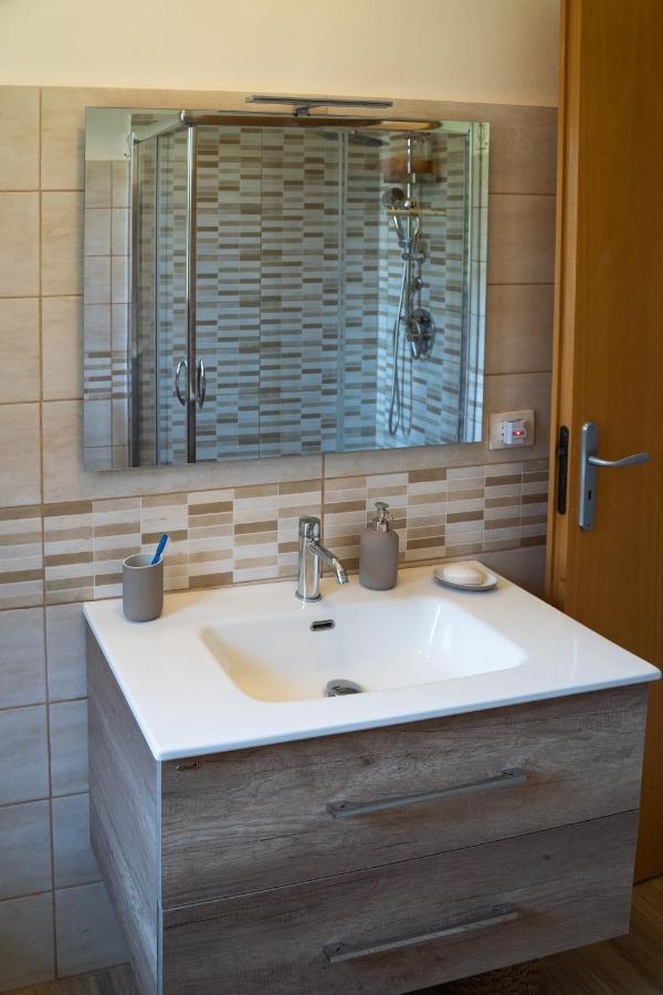 Elegant Apartment In Residence With Pool Acireale Eksteriør billede