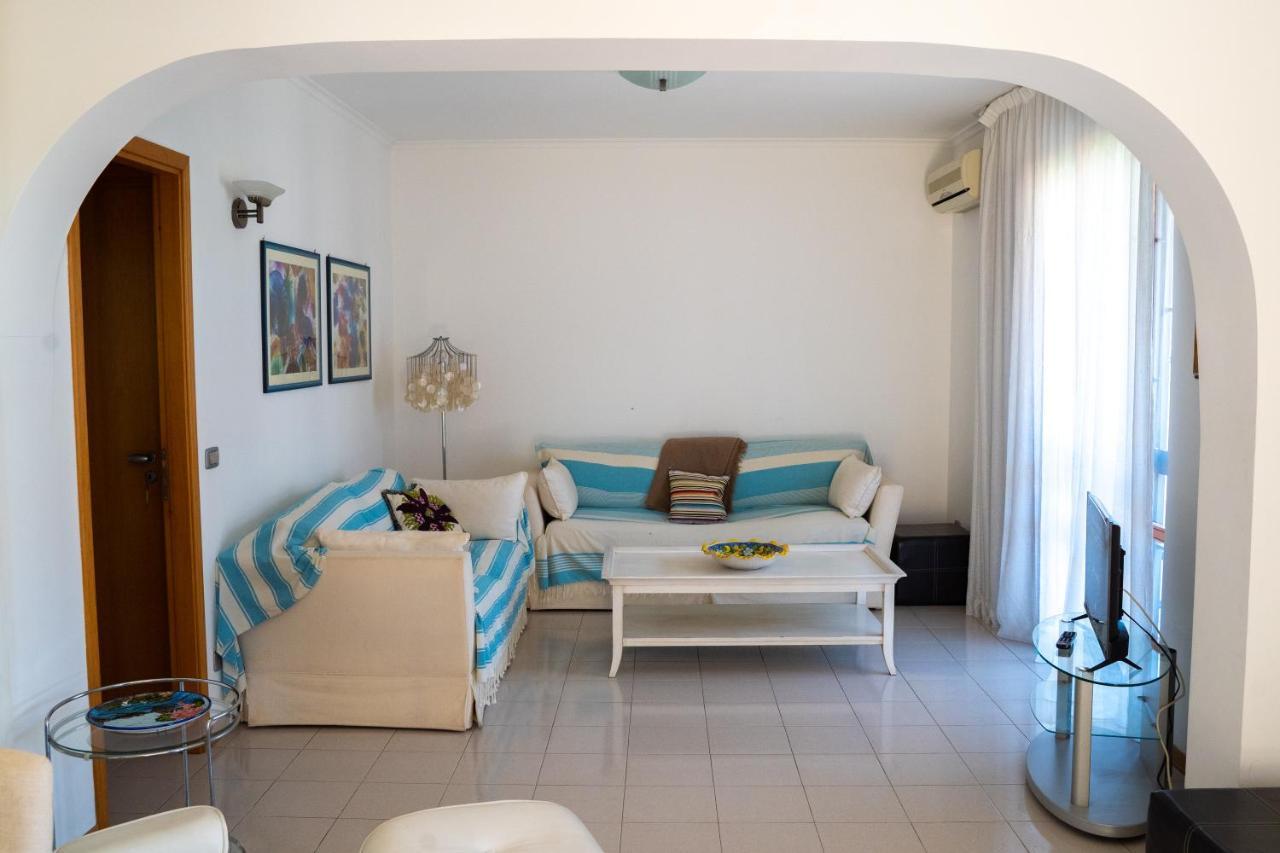 Elegant Apartment In Residence With Pool Acireale Eksteriør billede