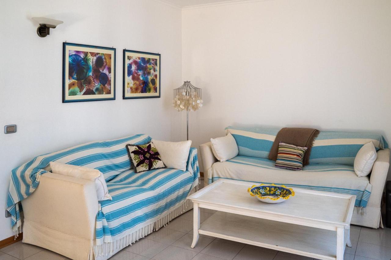 Elegant Apartment In Residence With Pool Acireale Eksteriør billede