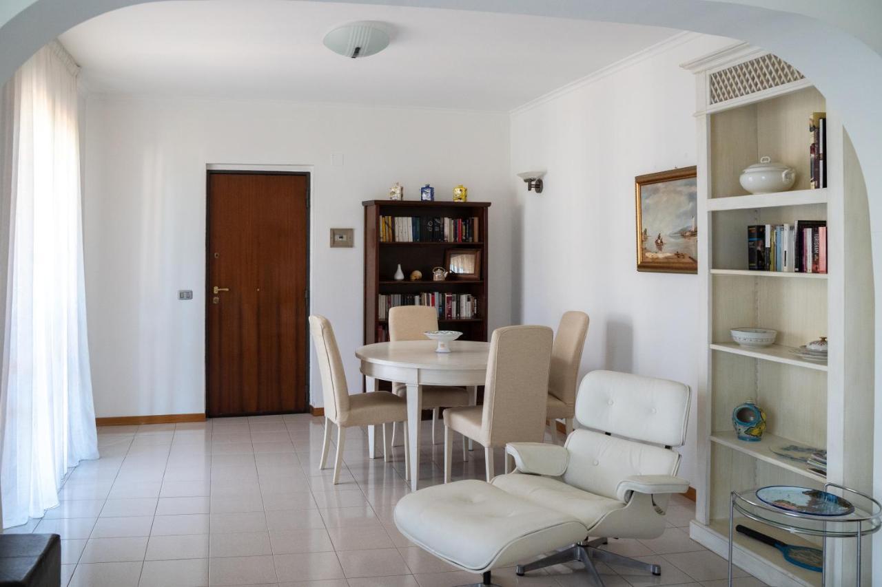 Elegant Apartment In Residence With Pool Acireale Eksteriør billede