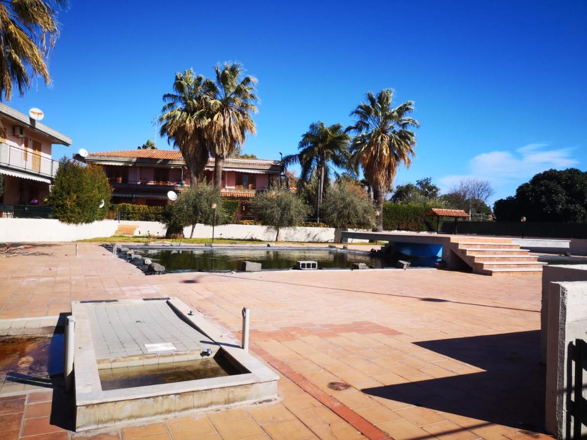 Elegant Apartment In Residence With Pool Acireale Eksteriør billede